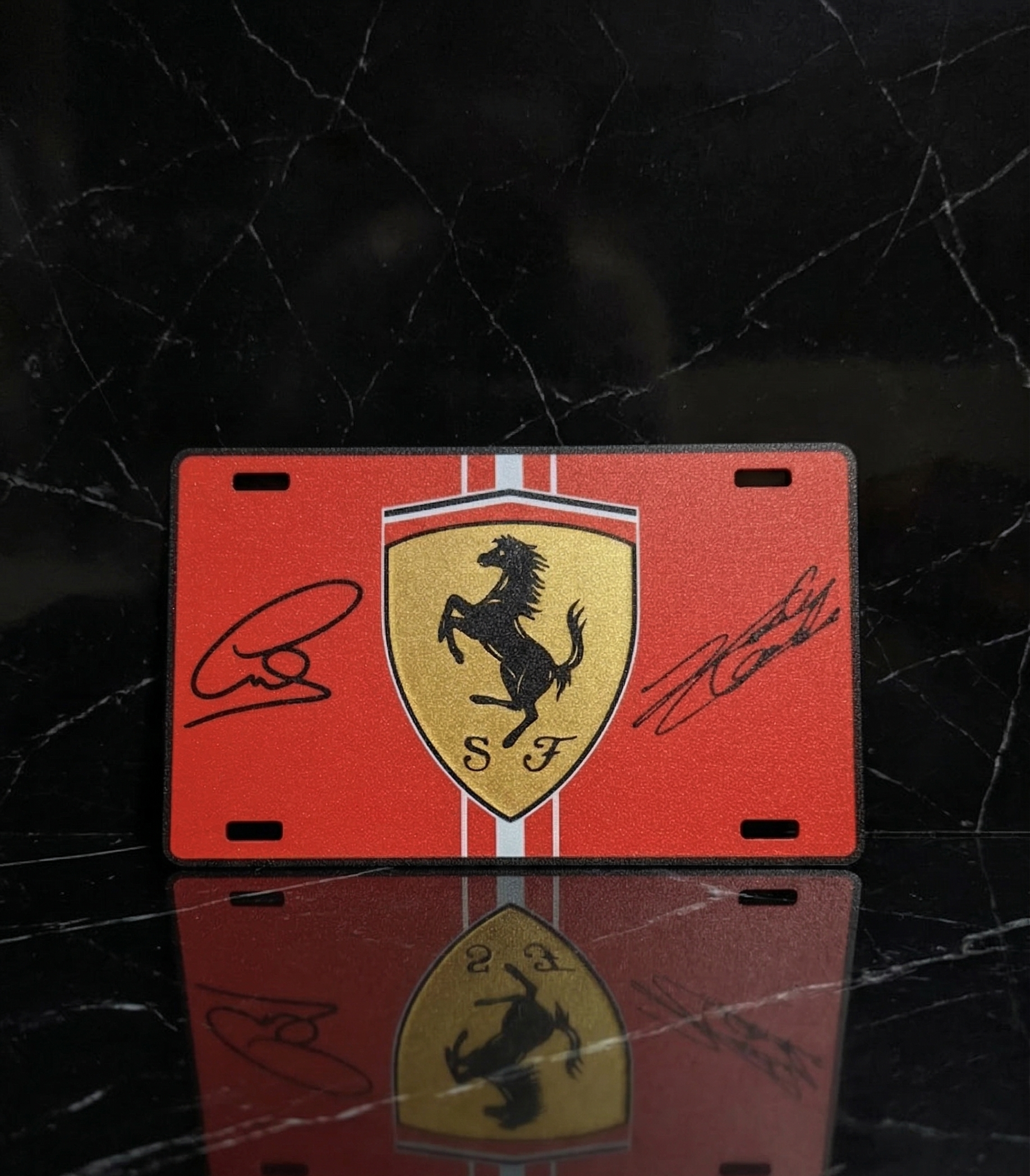 Plaque Décorative Ferrari – Design Premium